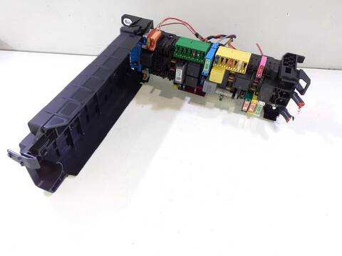 Caja Reles Fusibles Mercedes Vito 114/116 CDI 119 CDI/BT EXTRALANG 447.705) 163CV 120KW