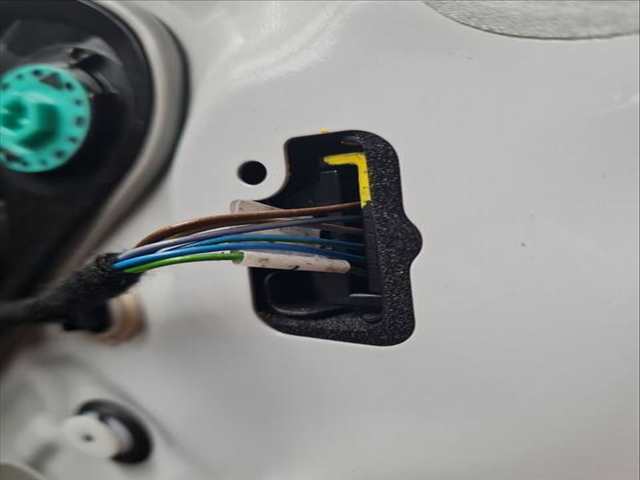 Foto 2ª: Cerradura Puerta Delantera Derecha Skoda Octavia AMBITION PLUS 149CV 110KW [DTTC] (2024)