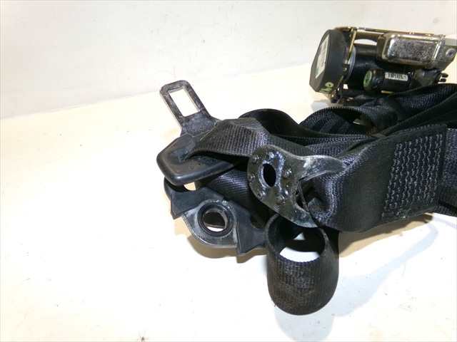 Foto 3ª: Cinturón Delantero Derecho Audi A6 2.5 TDI 1997-2004 [AKE] (2003)