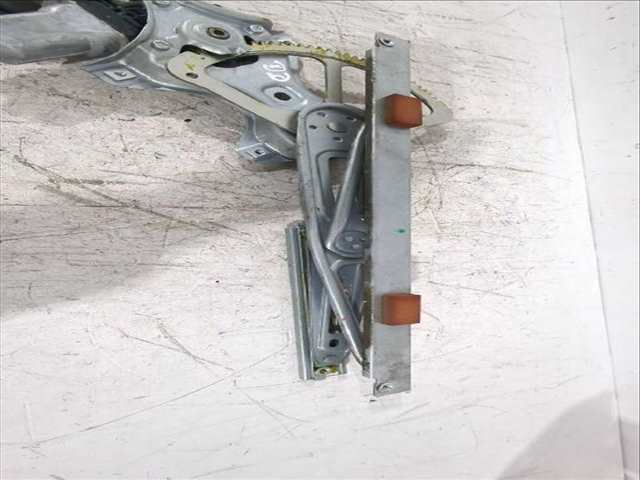 Foto 3ª: Elevalunas Eléctrico Delantero Derecho Toyota Auris 1.6 ZRE151_) 124CV [1ZR-FE] (2006)