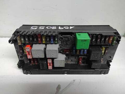 Foto 2ª: Caja Reles Fusibles Mercedes Clase C 160 646811 BERLINA (2008)