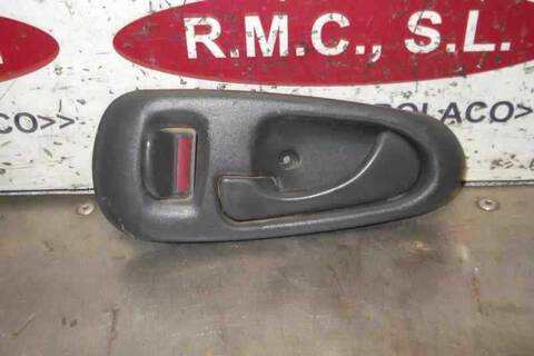 Maneta Interior Trasera Izquierda Mitsubishi L200 2.5 TD 99CV 73KW