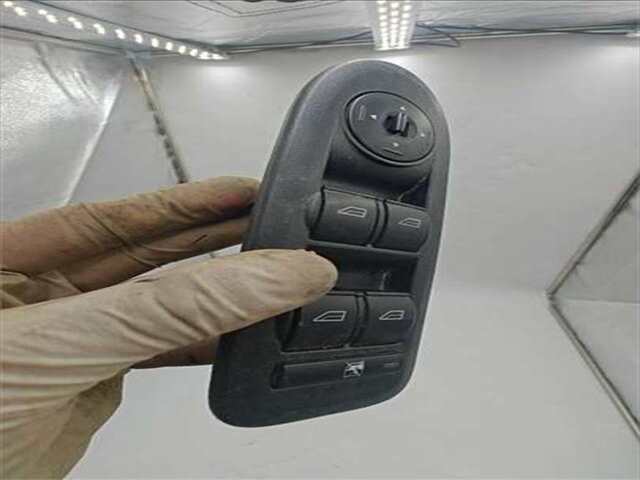 Foto 2ª: Botonera Elevalunas Ford C Max 2.0 TITANIUM [2.0 LTR. - 100 KW TDCI CAT] (CB3)(2007 _2010)