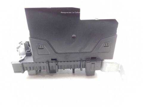 Foto 1ª: Caja Reles Fusibles Mercedes Clase E 180 E 220 CDI - BLUETEC 212.001 212.002) (2009)