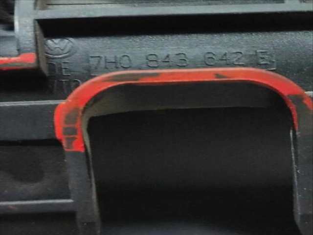 Foto 3ª: Maneta Interior Trasera Derecha Volkswagen Transporter 2.5 TDI 4MOTION FURGONETA (2003)