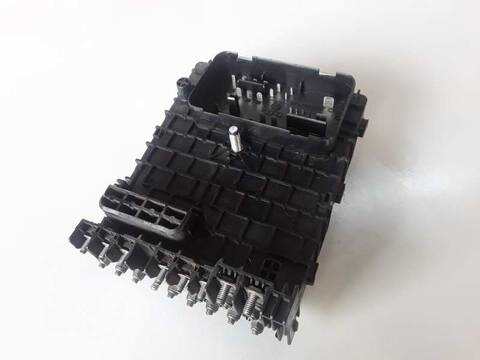 Foto 3ª: Caja Reles Fusibles Volkswagen Passat ADVANCE 2.0 TDI 140CV