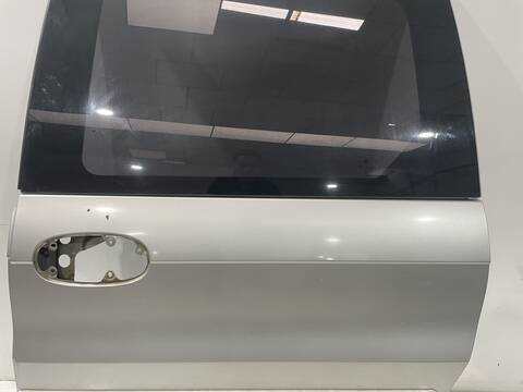 Foto 3ª: Puerta Lateral Corredera Izquierda Kia Carnival 2.9 CRDI LX 144CV 106KW [J3] (2004)
