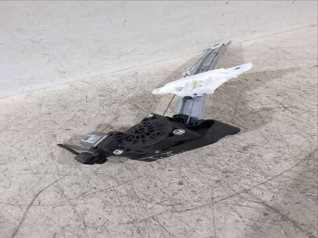 Foto 3ª: Elevalunas Manual Trasero Izquierdo Hyundai i20 1.0 T-GDI 101CV [G3LE] (2020)