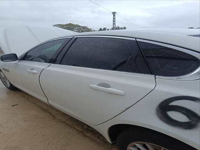 Foto 2ª: Puerta Trasera Izquierda Jaguar XF PORTFOLIO 179CV 132KW