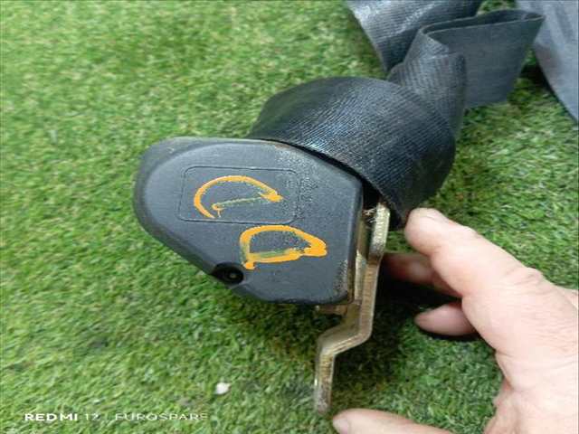 Foto 4ª: Cinturón Delantero Derecho Nissan Patrol 3.3 D SD33 5P (1989)