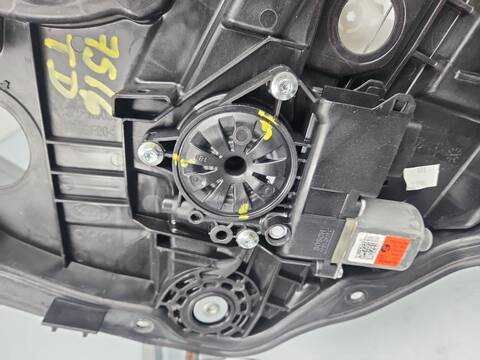 Foto 4ª: Elevalunas Manual Trasero Derecho Kia Xceed DRIVE 160CV 118KW [G4LK] (2022)