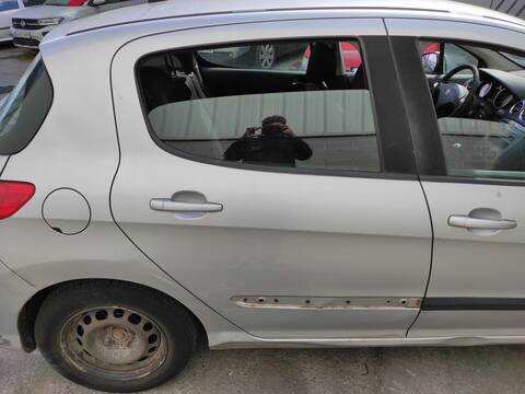 Puerta Trasera Derecha Peugeot 308 9H02