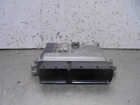Foto 1ª: Centralita Motor ECU Volkswagen Polo 1.4 TDI 90CV 66KW [CUSB] (2015)