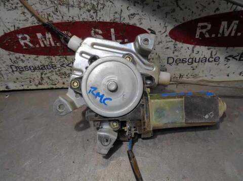 Foto 2ª: Elevalunas Manual Trasero Izquierdo Nissan Navara 2.5 TD 16V CAT 133CV 98KW PICK-UP D22) [YD25] (2005)