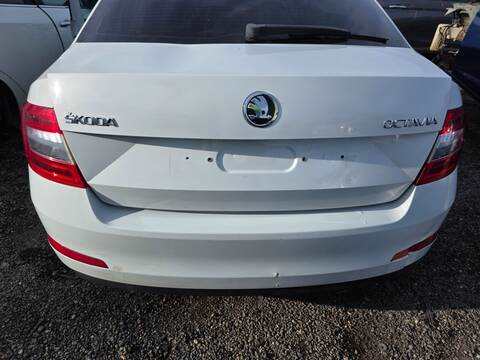 Portón Skoda Octavia AMBITION 110CV 81KW