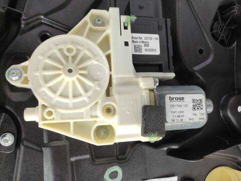 Foto 2ª: Elevalunas Eléctrico Delantero Derecho Jeep Compass 2.0 CRD 4X4 140CV 103KW [55283099] (2019)