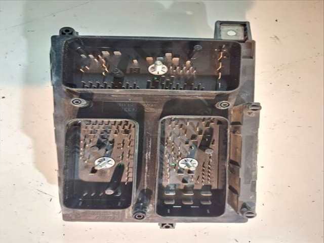 Foto 3ª: Caja Reles Fusibles Opel Astra COSMO 1.9 CDTI 120CV (2006)