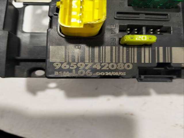 Foto 3ª: Caja Reles Fusibles Peugeot 307 SW 1 HDI FAP CAT 9HZ - DV6TED4) 109CV (2005)