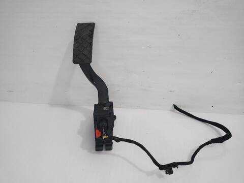 Foto 3ª: Pedal Acelerador Seat Arona XPERIENCE PLUS 110CV [DLAA] (2017)