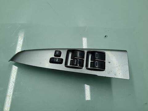 Botonera Elevalunas Toyota Hilux CABINA DOBLE VX 4X4 171CV 126KW