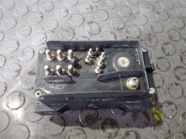 Foto 2ª: Caja Reles Fusibles Mercedes Clase E 180 3.0 D 300 (124.130) [3.0 LTR. - 81 KW DIESEL CAT] [OM 603.912]