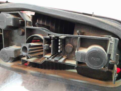 Foto 4ª: Piloto Portón Derecho Renault Laguna 2.0 135CV 99KW [F4R J7] (2002)