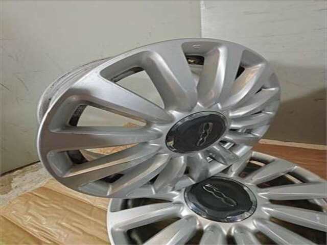 Foto 3ª: Juego LLantas Fiat 500 1.3 LOUNGE [1.3 LTR. - 70 KW 16V M-JET CAT]