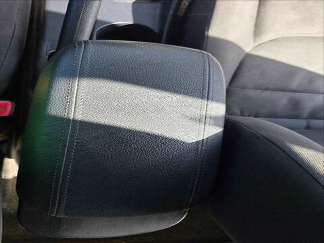 Foto 2ª: Consola Central Kia Rio CONCEPT 86CV 63KW (2011)
