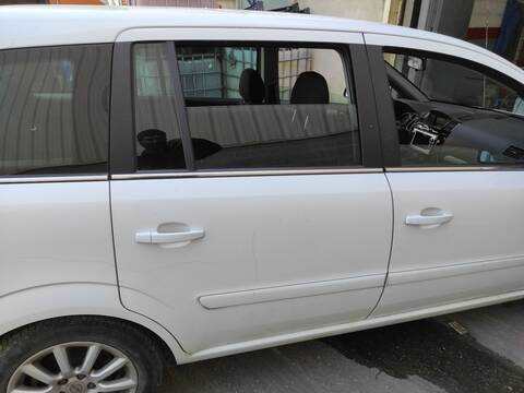 Puerta Trasera Derecha Opel Zafira Z17DTR