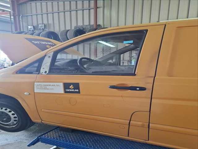 Puerta Delantera Izquierda Mercedes Vito 110 CDI 639.601 639.603 639.605) 95CV 70KW FURGONETA