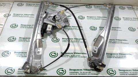 Foto 3ª: Elevalunas Eléctrico Delantero Izquierdo Renault Clio 1.5 DCI DIESEL 106CV 78KW [K9K764] (2005)