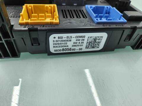 Foto 2ª: Caja Reles Fusibles DS 7 PERFORMANCE LINE 180CV 132KW [5G06] (2020)