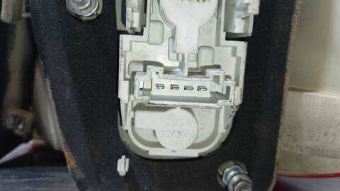 Foto 4ª: Piloto Trasero Izquierdo Mercedes Clase B 150 200 CDI 245.208) 140CV 103KW [640941] (2007)