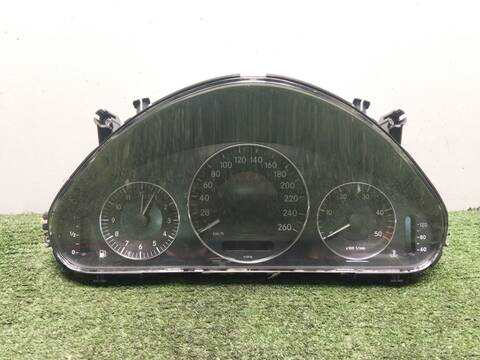 Foto 1ª: Cuadro de Instrumentos Mercedes Clase E 180 E 280 CDI 4-MATIC 211.084) 190CV 140KW [OM 642.920] (2007)