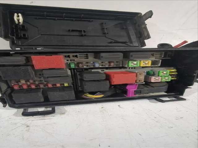 Foto 3ª: Caja Reles Fusibles Opel Corsa 1.3 CDTI L08 L68) 75CV [A 13 DTC Z 13 DTJ] (2006)