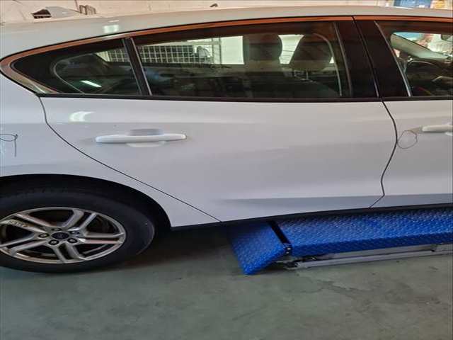 Puerta Trasera Derecha Ford Focus TITANIUM 120CV 88KW