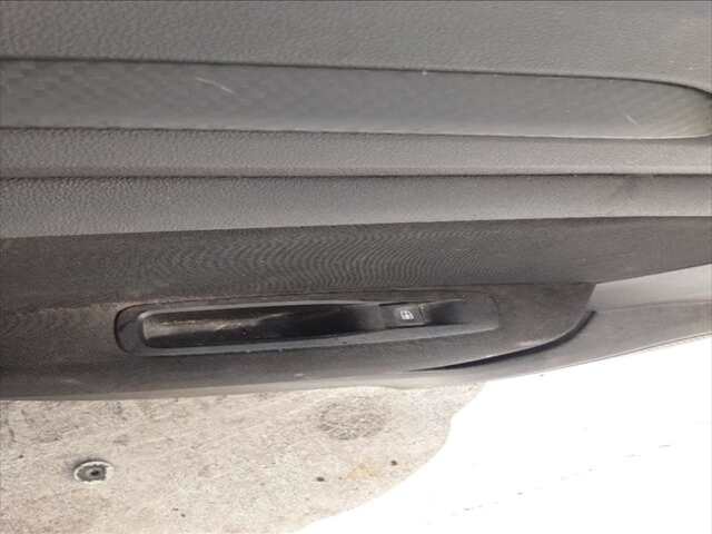 Foto 3ª: Puerta Trasera Izquierda Renault Megane 1.5 DCI 110CV IV B9 DESDE 12/2015 HASTA 04/2025) [K9K 656] (2017)