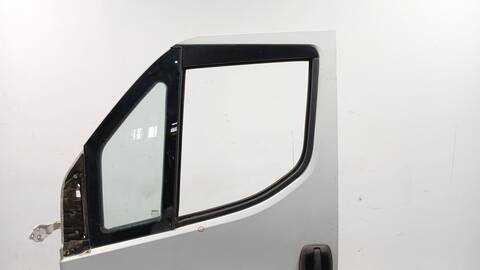 Foto 3ª: Puerta Delantera Izquierda Iveco Daily 33S16 35S16 35C16 40C16 50C16 156CV 115KW FURGONETA [F1AGL411A,F1AGL411B,F1AGL411G,F1AGL411N,F1AGL411U] (2017)