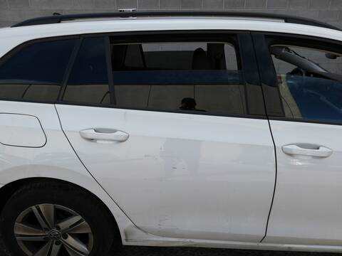 Puerta Trasera Derecha Volkswagen Golf DTRD