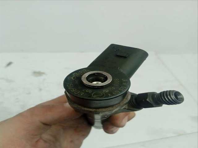 Foto 3ª: Inyectores Mercedes Clase C 160 270 CDI 209.316) COUPE 170CV 125KW [OM612967] (2003)