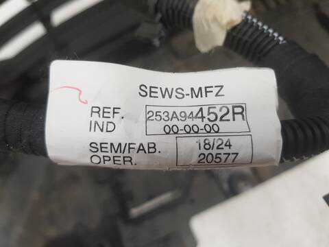 Foto 3ª: Paragolpes Delantero Renault Clio SIN DEFINIR