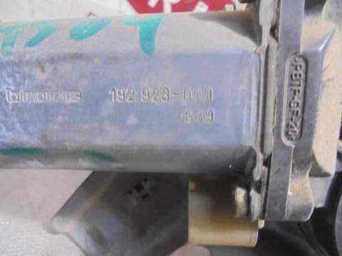 Foto 4ª: Elevalunas Manual Trasero Derecho Renault Laguna 1.9 DCI RT 107CV 79KW [F9Q B7] (2000)