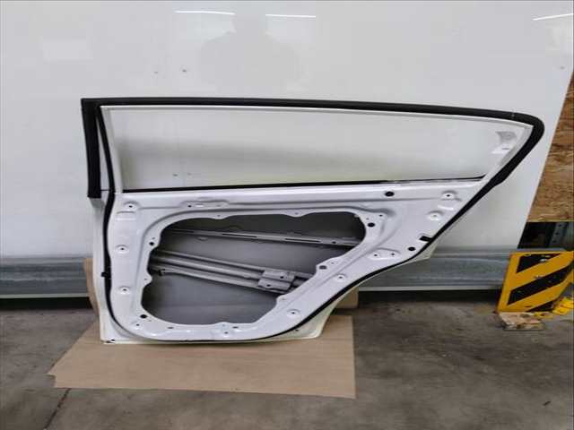 Puerta Trasera Derecha Kia Sportage 136 CV 100KW