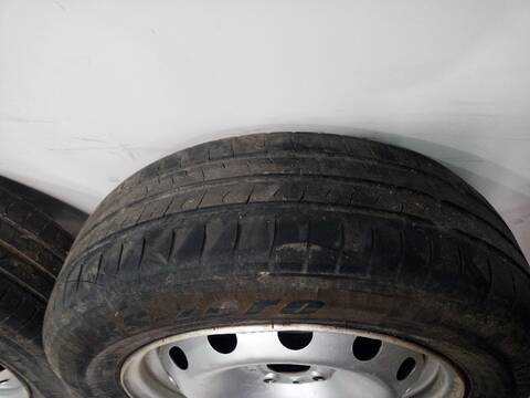 Foto 2ª: Juego LLantas Peugeot Bipper BASIS 75CV (2008)