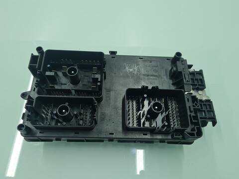 Foto 2ª: Caja Reles Fusibles Opel Insignia SPORT 160CV 118KW [A20DTH] (2011)