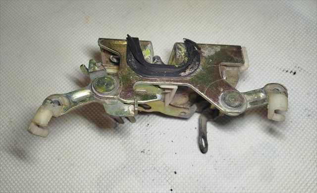 Foto 3ª: Cerradura Puerta Trasera Izquierda Nissan Patrol 3.3 D SD33 (1987)