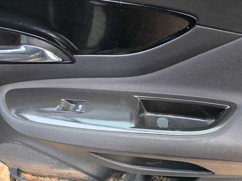 Botonera Elevalunas Opel Mokka SELECTIVE 140CV 103KW