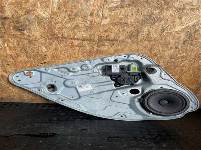 Elevalunas Manual Trasero Izquierdo Ford Kuga 2.0 TDCI CAT 136CV