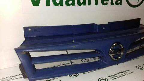 Foto 3ª: Rejilla Delantera Nissan Primastar 1.9 DCI DIESEL CAT 101CV 74KW [79Q U7] (2004)