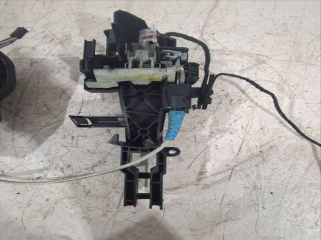 Foto 3ª: Cerradura Puerta Trasera Derecha Bmw Serie 1 120 D E87) [N47 D20 A,N47 D20 C] (2007)